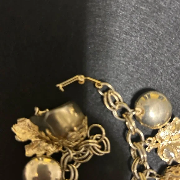 Antique Gold Leaf Charm Bracelet - Picture 4 of 5
